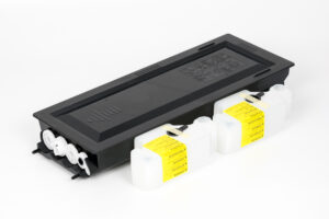 Toner Neutro + 2 Vaschette Recupero Toner (TK-675)