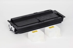 Toner Neutro (con Chip) + 2 Vaschette Recupero (TK-475)