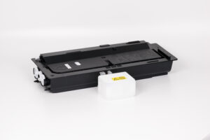 Toner Neutro (con Chip) + 2 Vaschette Recupero (TK-6115)