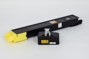 Cartuccia Toner Compatibile Giallo + Vaschetta Recupero (TK-8325Y)