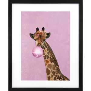 GBEYE - Framed print "Giraffe pink bubble gum by Sarah" (40x50cm)