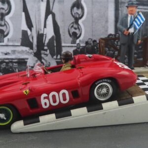 ART MODEL AM0454D FERRARI 290 MM N.600 MILLE MIGLIA 1956 J.M.FANGIO START DIORAMA 1:43 Modellino