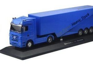 Rui Chuang QY1101 MErcedes-Benz Actros Radiocomando 1:32 Modellino SCATOLA ROVINATA