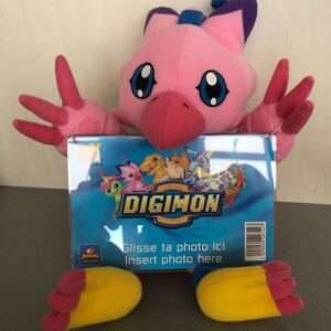Digimon - Peluche Digimon Biyomon rosa con cornice davanti 20cm
