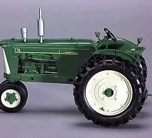 SpecCast SPEC220 OLIVER 770 NARROW 1:16 Modellino