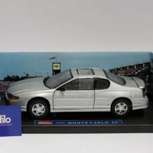 Sunstar 01988 CHEVROLET MONTECARLO 2000 1/18 Modellino SCATOLA ROVINATA