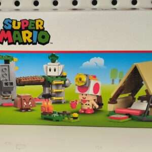 LEGO SUPER MARIO 72040 - IN CAMPEGGIO CON CAPITAN TOAD Scatola Rovinata