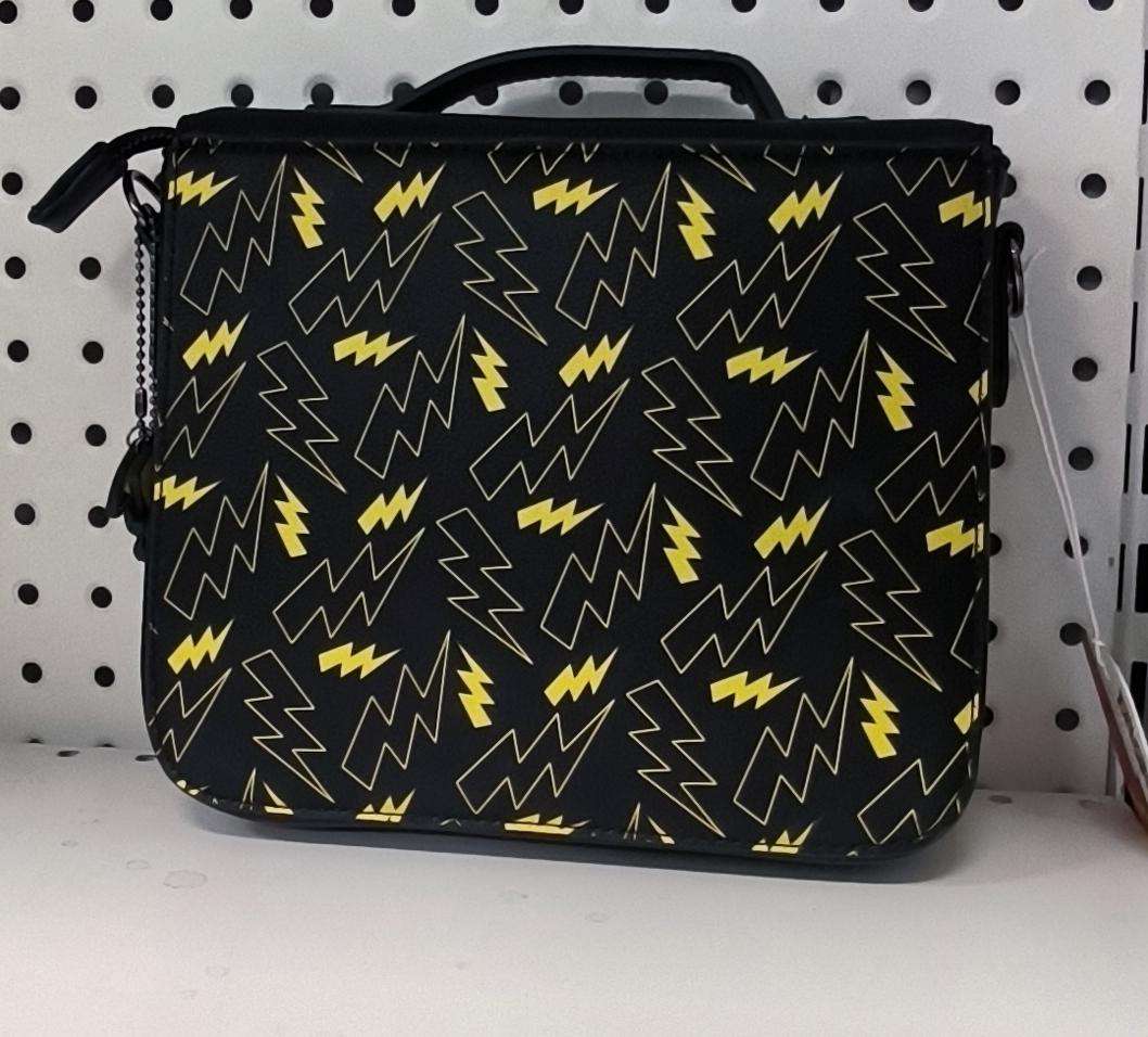 Pokemon Borsa di Pelle Senza Tracolla Pikachu 22 x 18 cm Difuzed Prodotto Rovinato