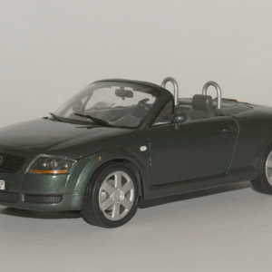 Revell 8979 AUDI TT ROADSTER GREEN 1:18 Modellino