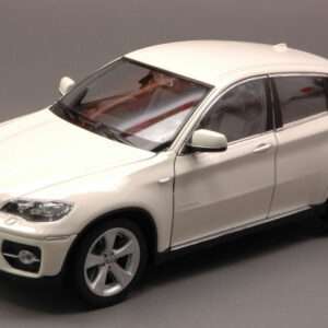 Welly WE2541 BMW X6 2009 WHITE 1:24 Modellino Scatola rovinata