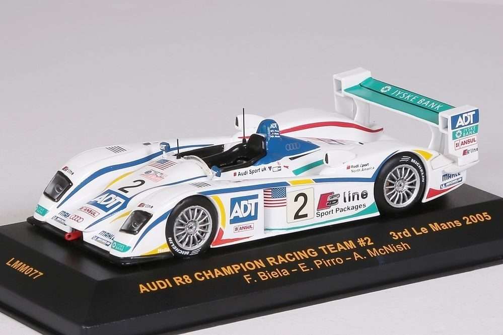IXO MODEL LMM077 AUDI R8 CHAMPIONS RACING TEAM -2 LE MANS 2005 1:43 Modellino