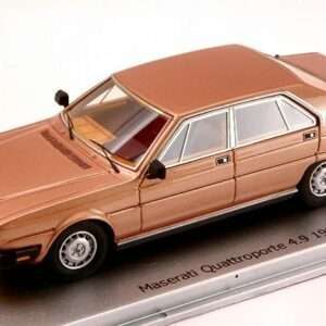 Kess Model KS43014010 MASERATI QUATTROPORTE 4.9 1983 ORO LONGCHAMP 1:43 Modellino