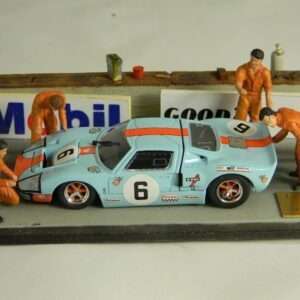 Microworld MWBE06 DIORAMA FORD GT 40 WINNER Le Mans 1969 1:43 Modellino