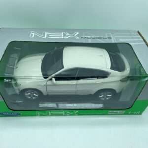 Welly WE2507 BMW X 6 2008 WHITE 1:18 Modellino Scatola Rovinata