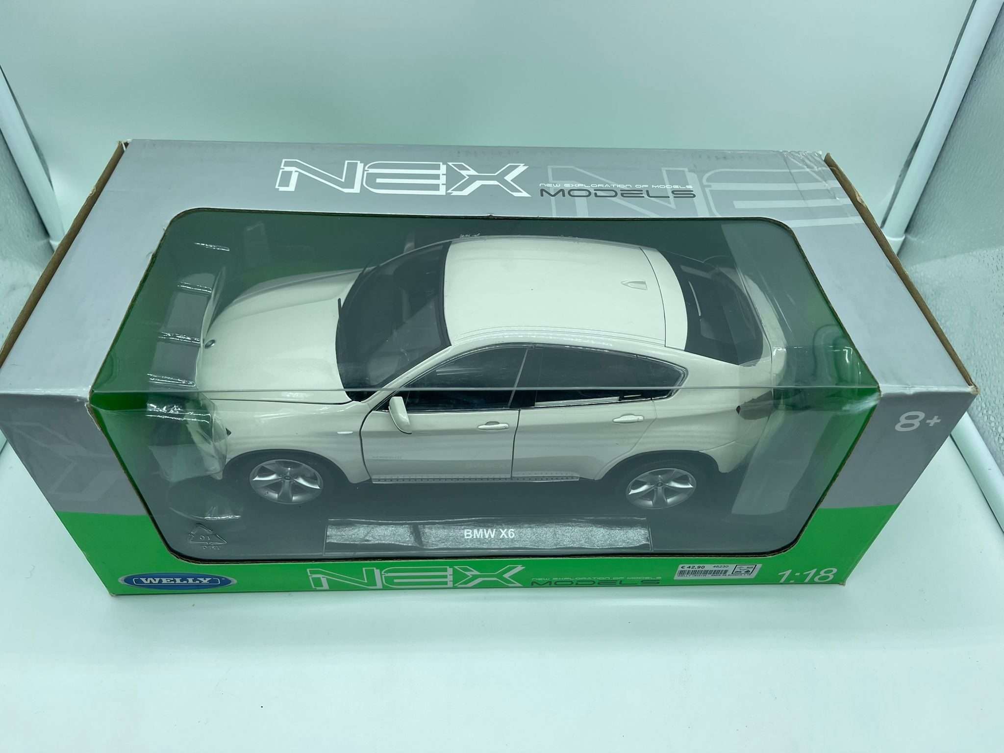 Welly WE2507 BMW X 6 2008 WHITE 1:18 Modellino Scatola Rovinata