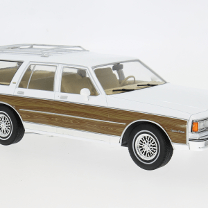 MODELCARGROUP MCG18475 CHEVROLET CAPRICE ESTATE WAGON 1985 WHITE/DECALS 1:18 Modellino