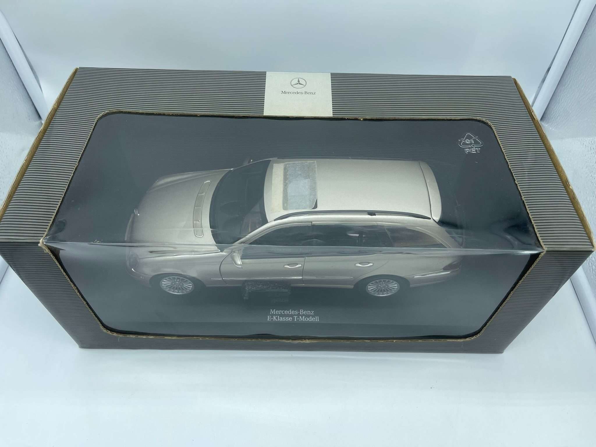 MERCEDES BENZ E-KLASSE T-MODELL CLASS 1:18 Modellino